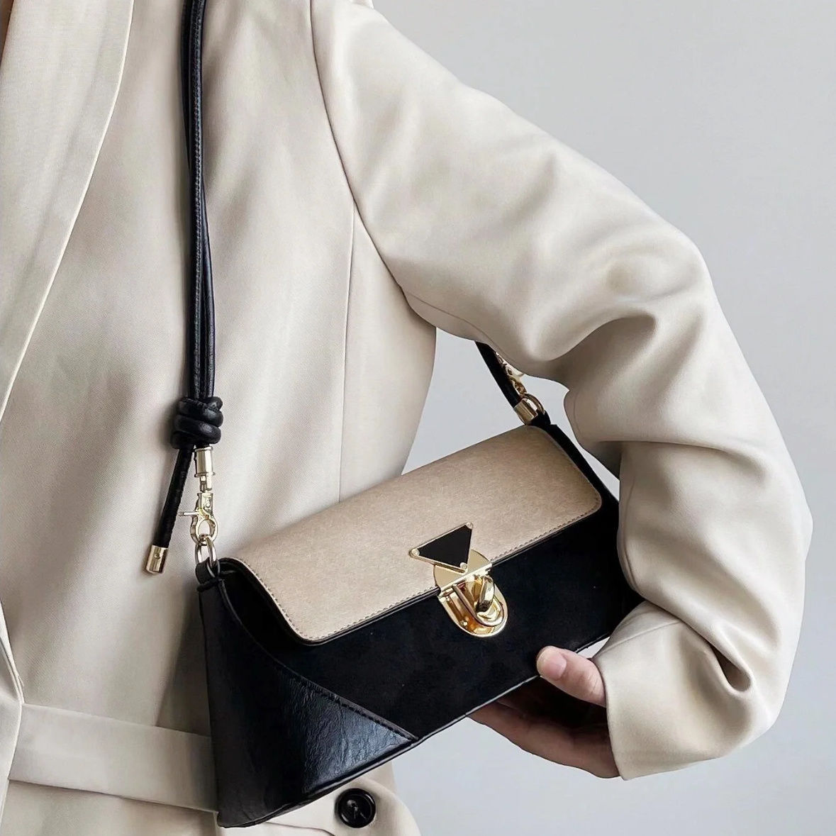 Tas Retro Leiden Baguette - Shoulder Bag bergaya vintage - Gambar 25